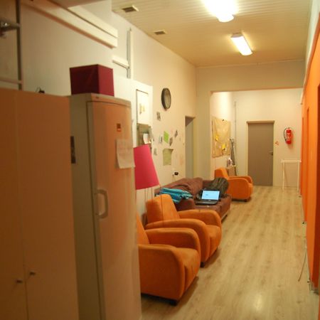 Hostel Family Erasmus Center Warschau Exterior foto