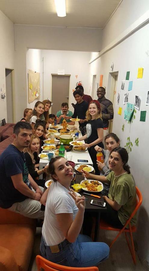 Hostel Family Erasmus Center Warschau Exterior foto